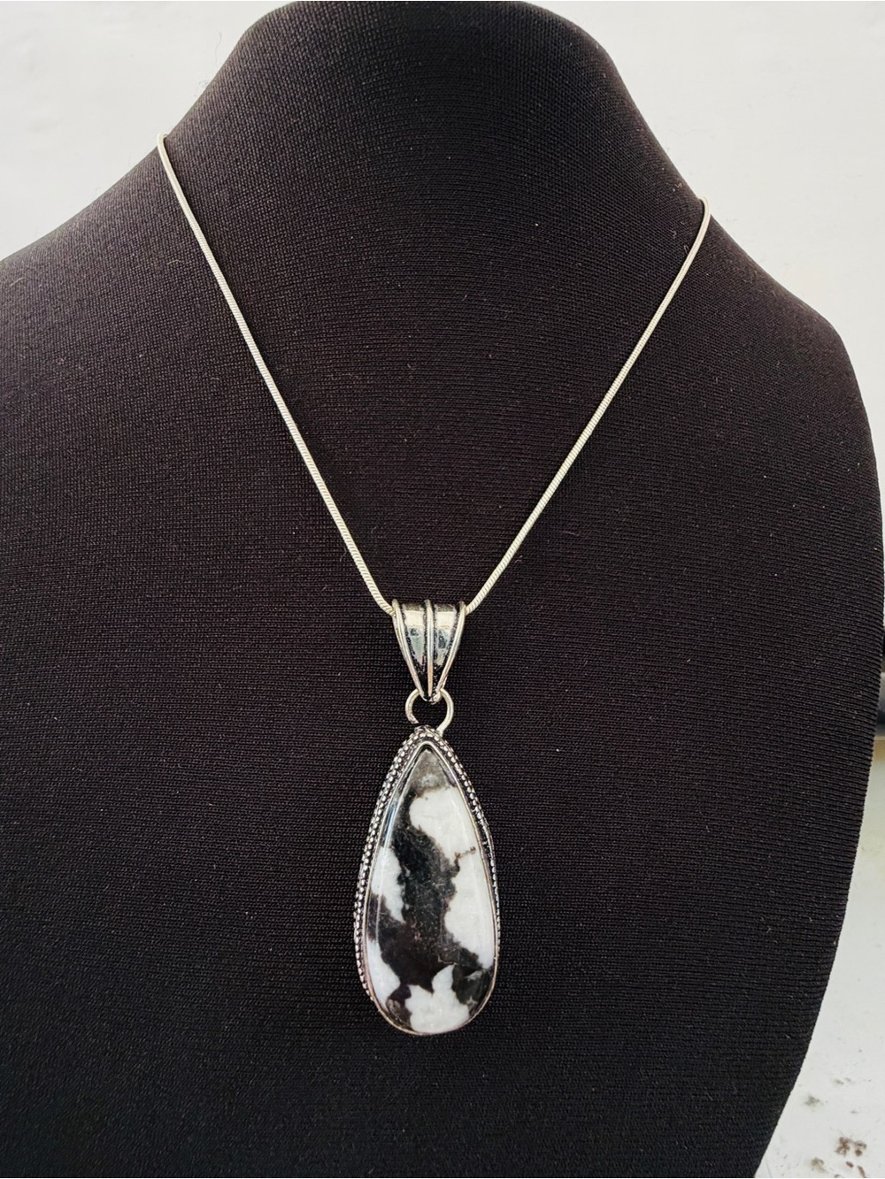 925 Sterling Silver White buffalo Turquoise Necklace Womens Gemstone Jewelry